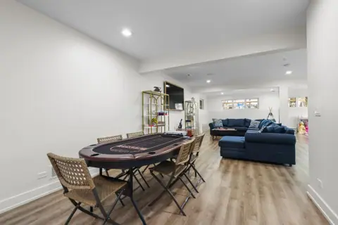 Poker table lounge