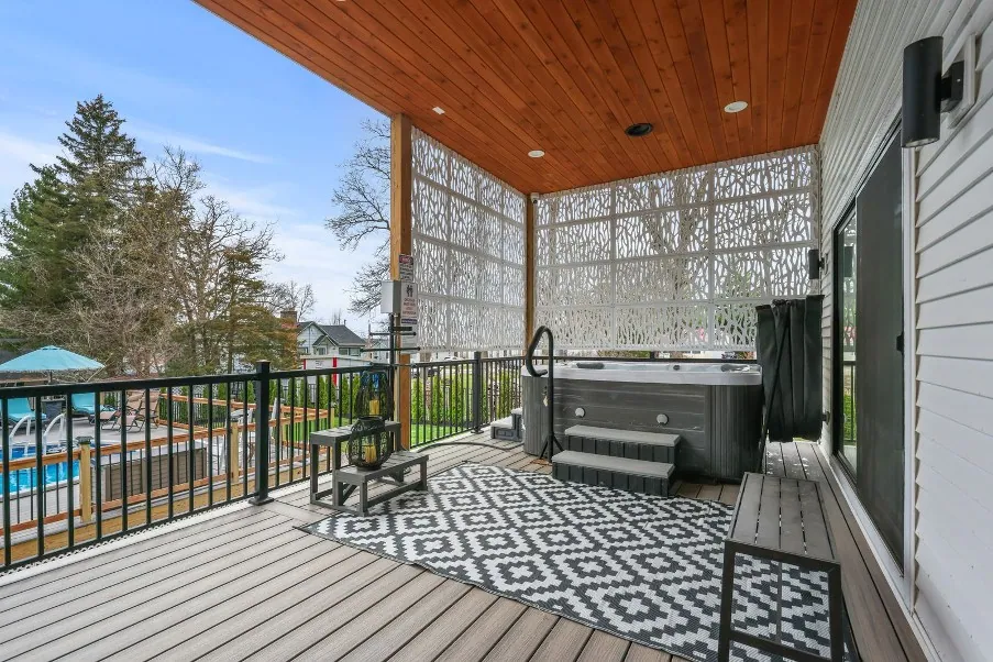 Hot tub on the covered deck